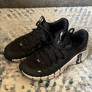 Women’s NIKE Free Metcon 5